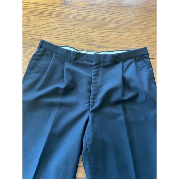 Men's 44 x 30 pleated black dress pants - Picture 2 of 4